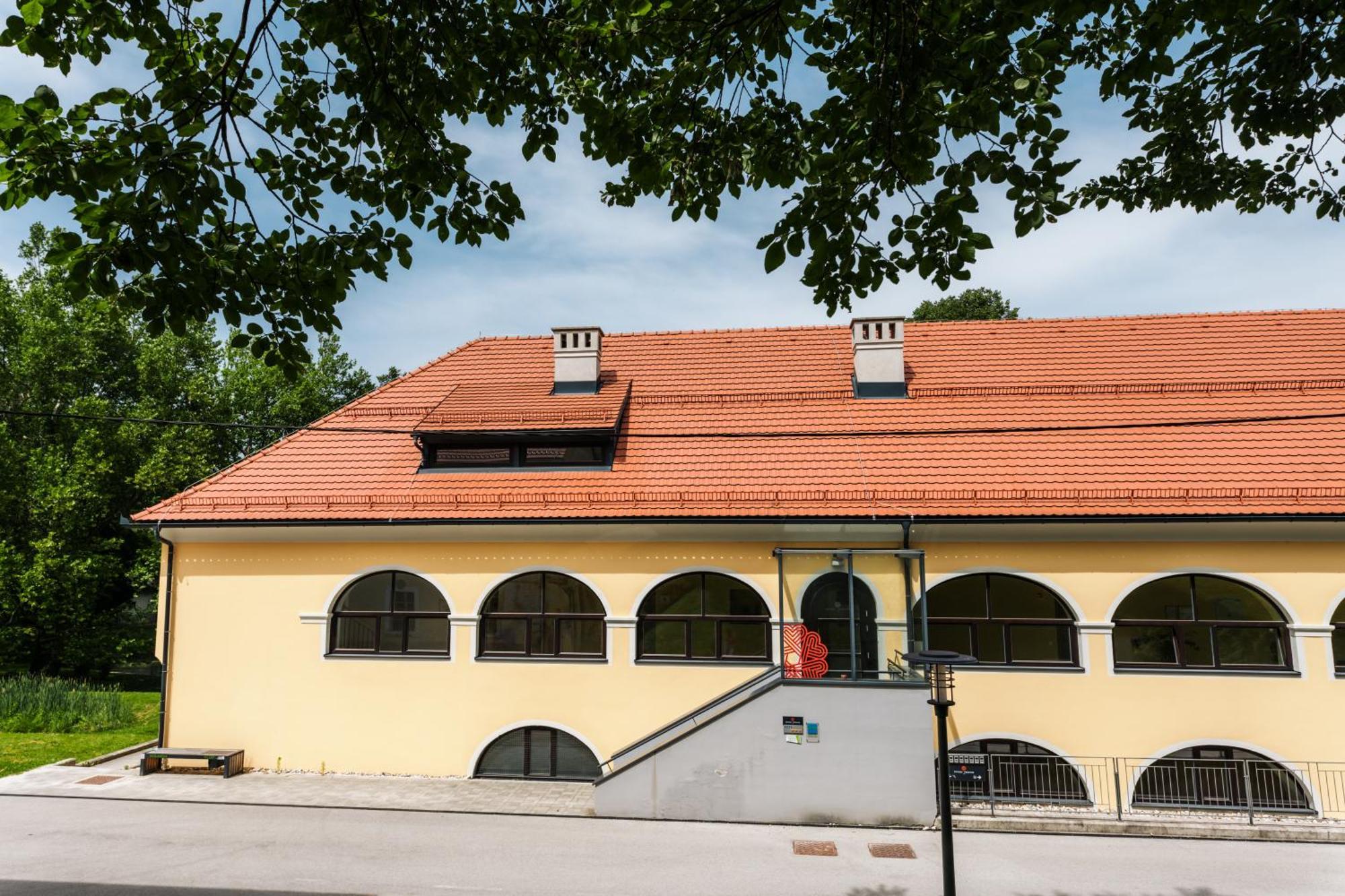 Dvorec Trebnik - Sobe Slovenske Konjice Luaran gambar